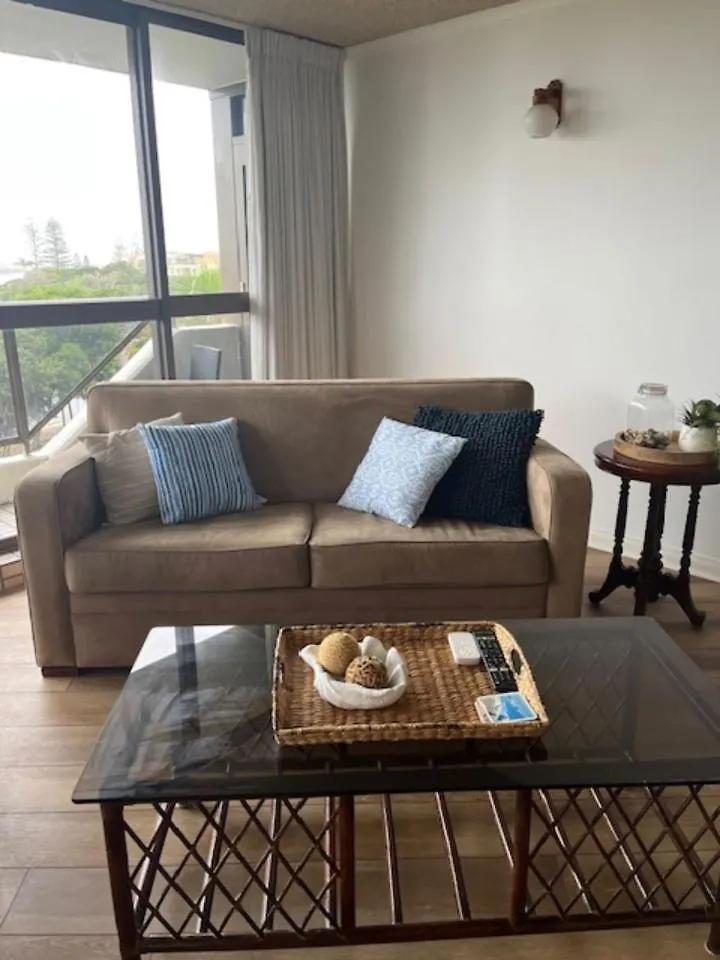 Araluen, Esplanade, Caloundra Daire