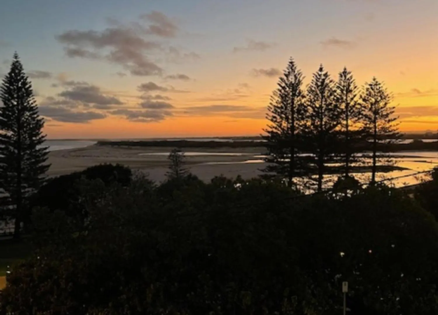 Araluen, Esplanade, Caloundra Daire